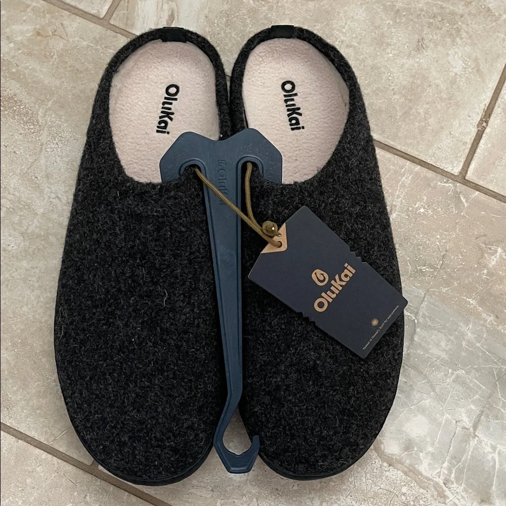 Olukai Hāmani Hulu Men’s Wool Mule Slippers Dark Shadow 12 House Shoe